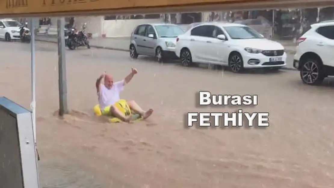 Yağmurun Tadını Çıkardı (video)