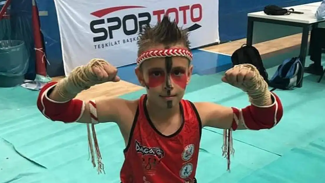 TÜRKİYE MUAYTHAİ ÇOCUKLAR ŞAMPİYONASINA FETHİYE DAMGA VURDU