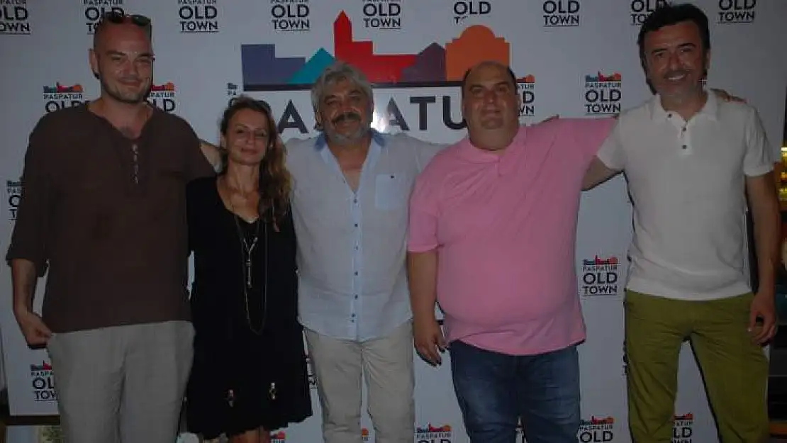 'PASPATUR OLD TOWN'DA DANSLAR İLGİ ÇEKTİ