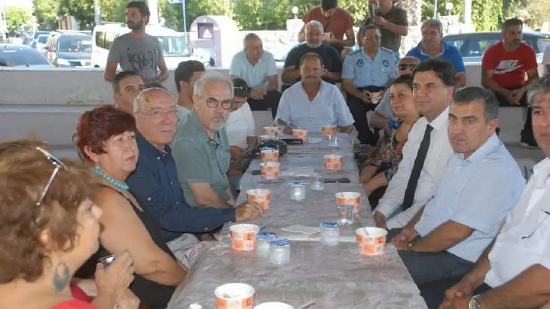 Aşure Günü'ne yoğun katılım