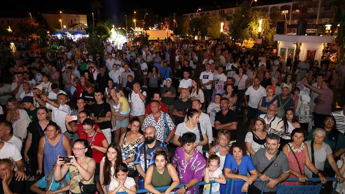 Halk Dansları Festivali rüzgarı esti