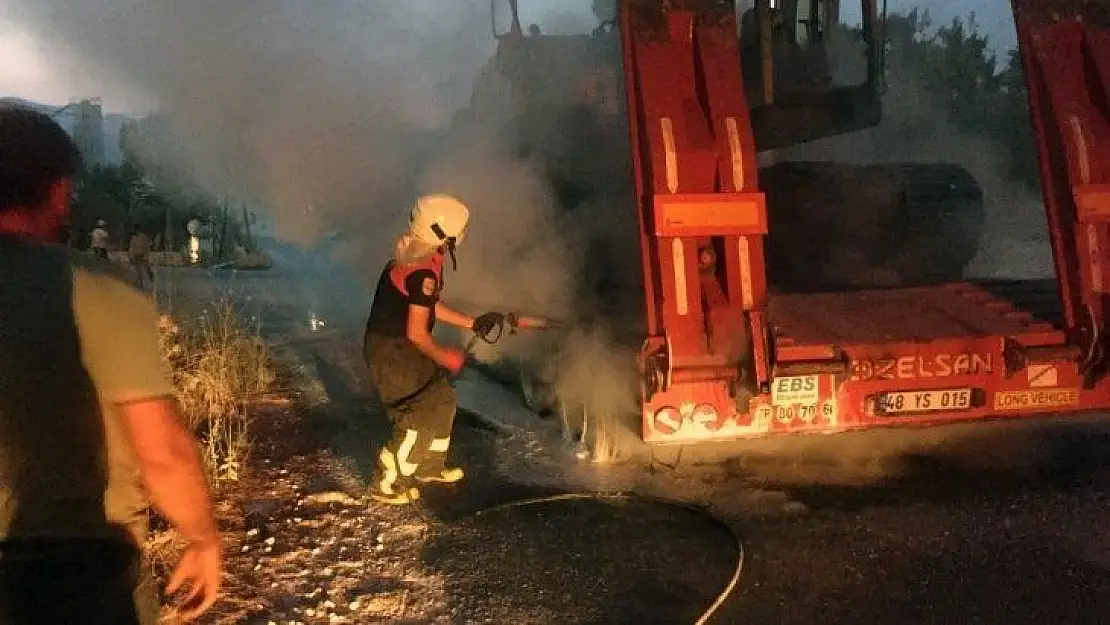 Hareket halindeki tır alev aldı