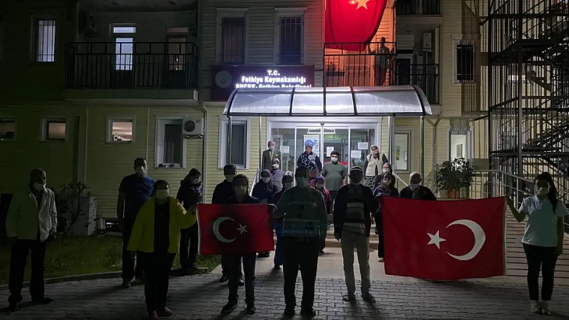 Huzurevi'nde İstiklal Marşı coşkusu 