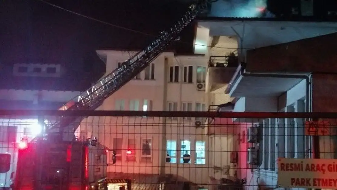 Huzurevindeki baca yangını paniğe neden oldu