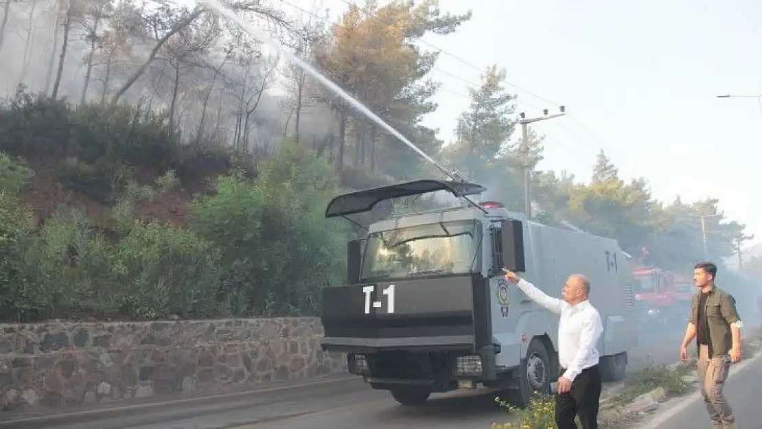 İçmeler yolunda alevler yolu kapattı