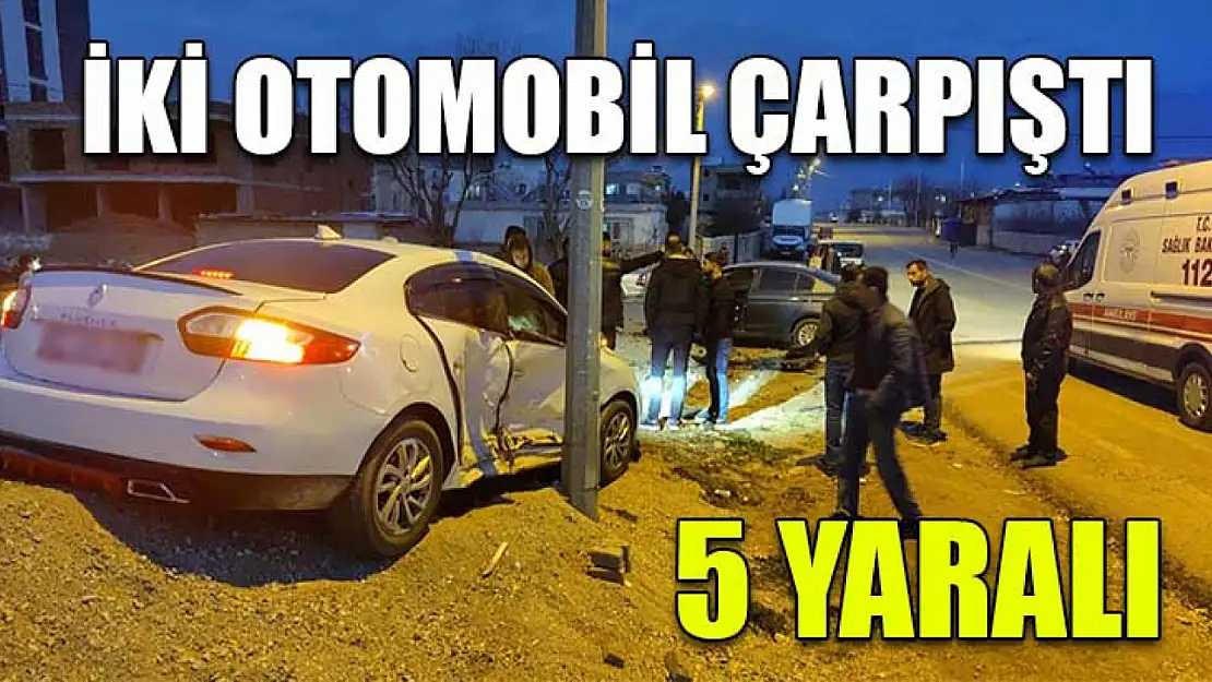 İki otomobil çarpıştı: 5 yaralı