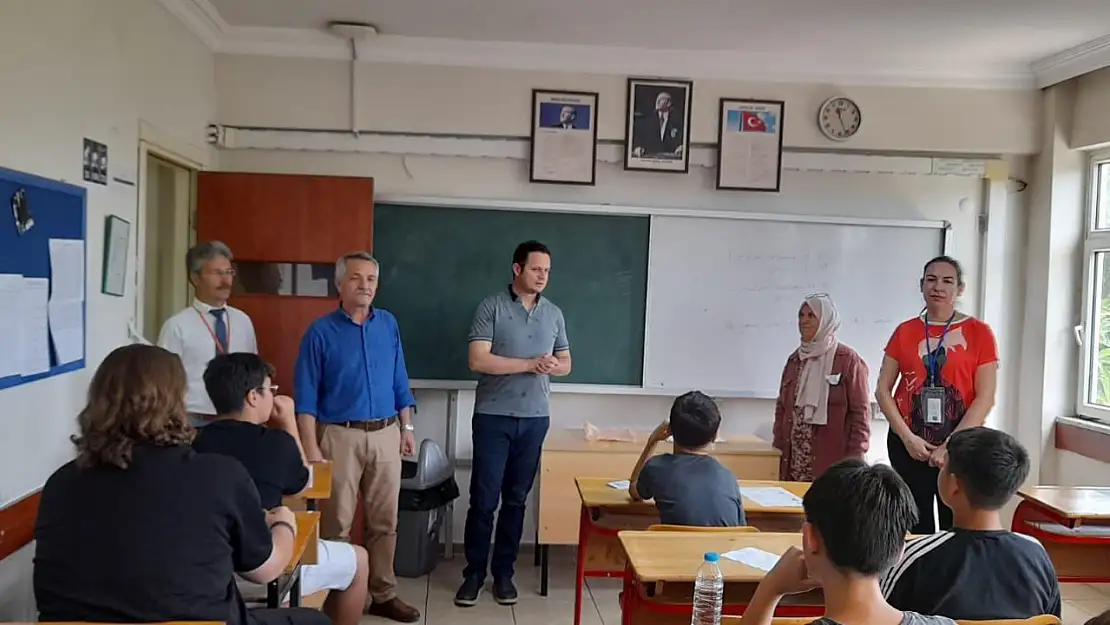 İl Müdürü Çay'dan Fethiye'de LGS'ye giren öğrencilere ziyaret