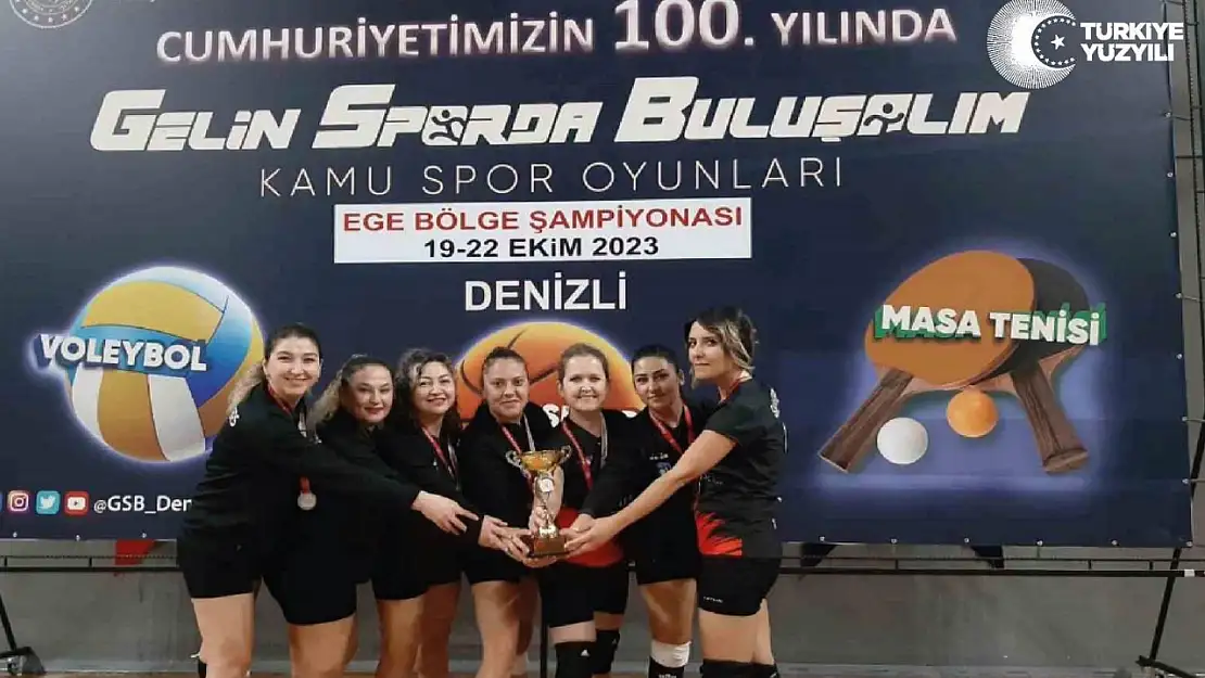 İl Sağlık Müdürlüğü voleybolcuları Ege ikincisi oldu