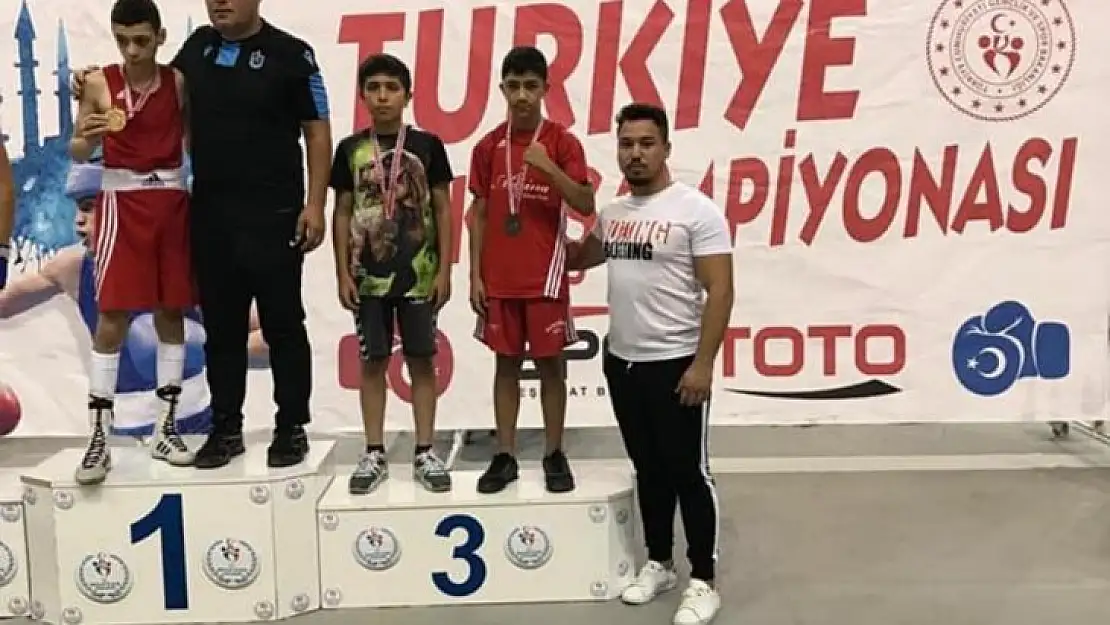 İlman'dan genç sporcuya ödül