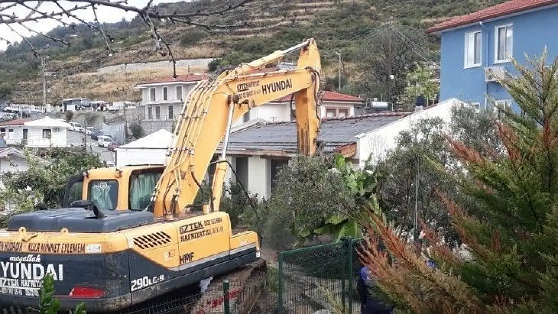 İmara aykırı yapılar yıkılmaya devam ediyor