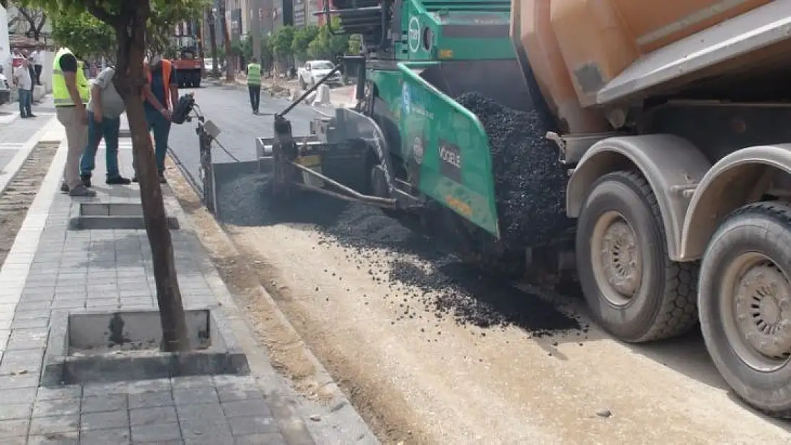 İnönü caddesi sıcak asfalt serimi