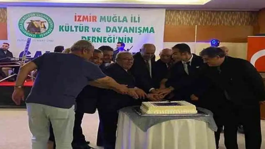 İZMİR'DEKİ MUĞLALILAR KUŞADASI'NDA BULUŞTU