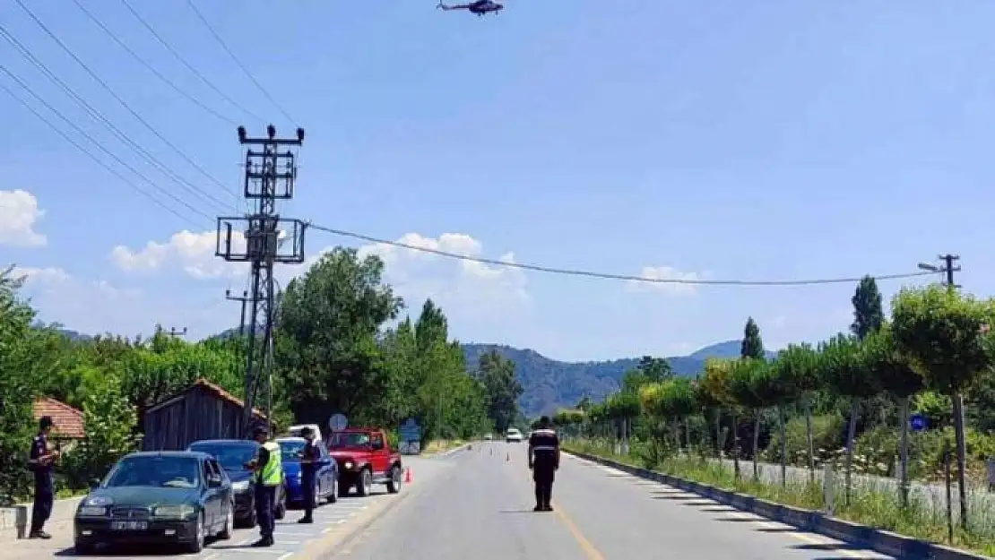 Jandarma trafiği havadan denetledi