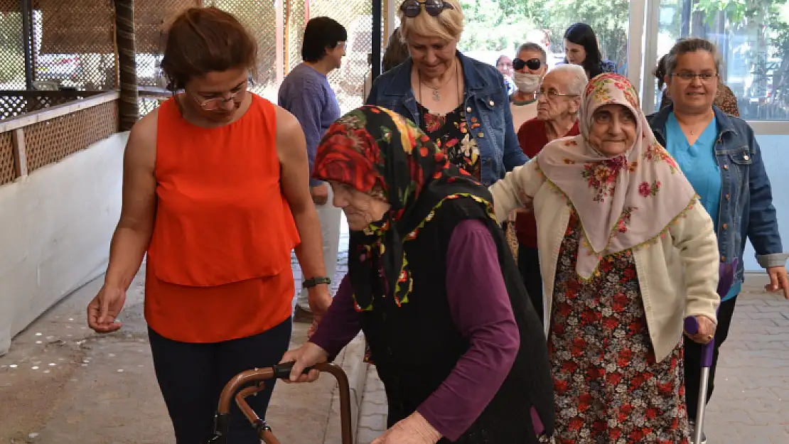 Kadınlar Birliği'nden Anneler Günü etkinliği