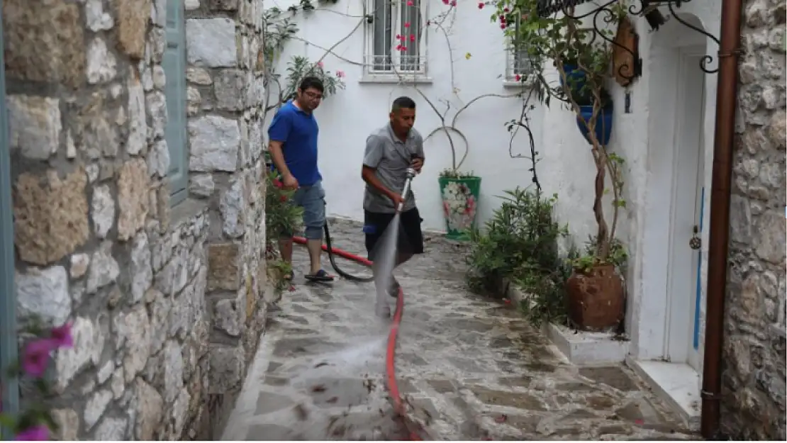 Kale Sokakları, Marmaris Belediyesi ekiplerince temizlendi