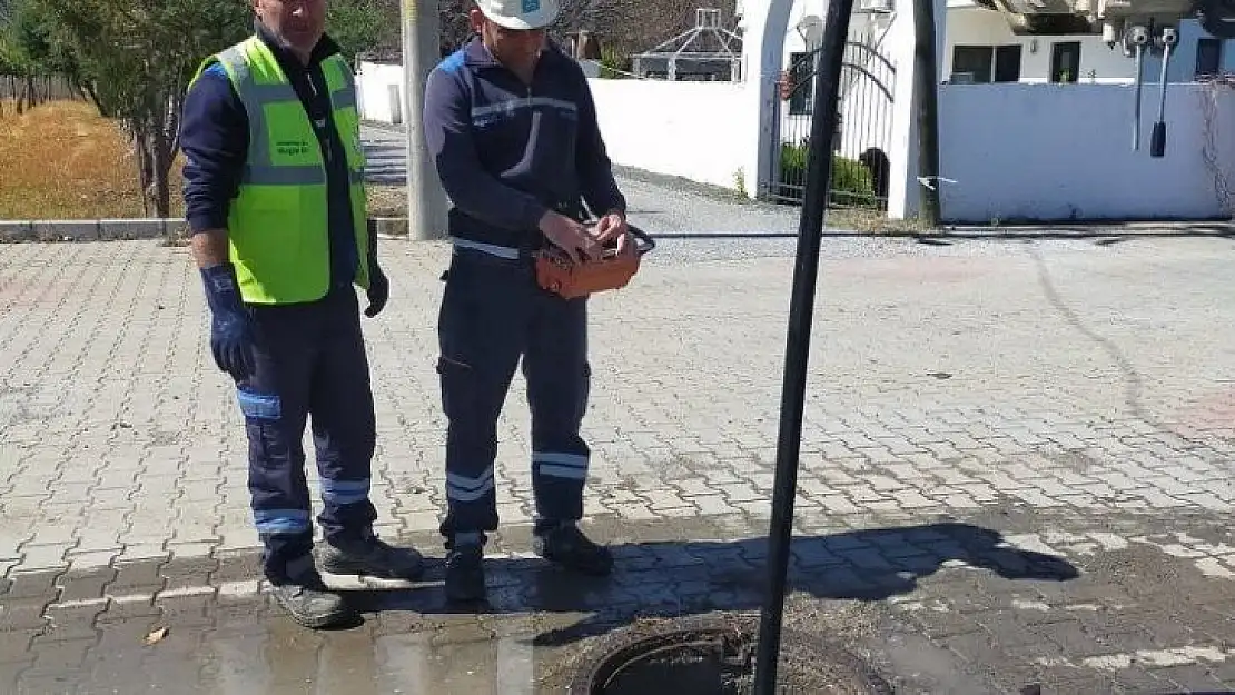 Kanalizasyon hatları temizleniyor