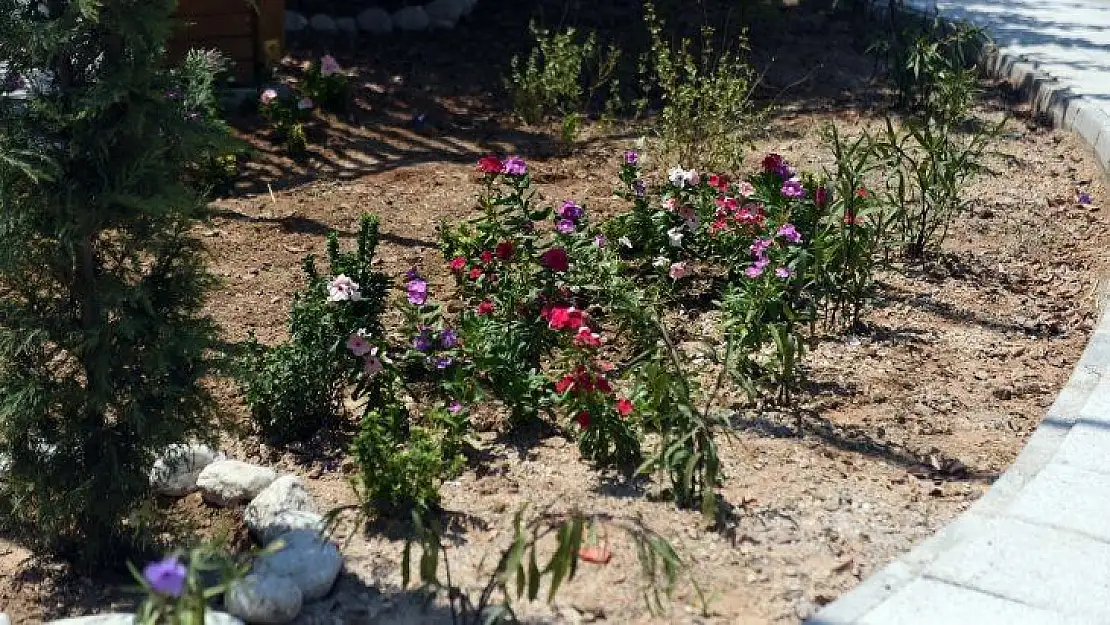 Karaçulha'da parke çalışmasının ardından peyzaj da tamamlandı