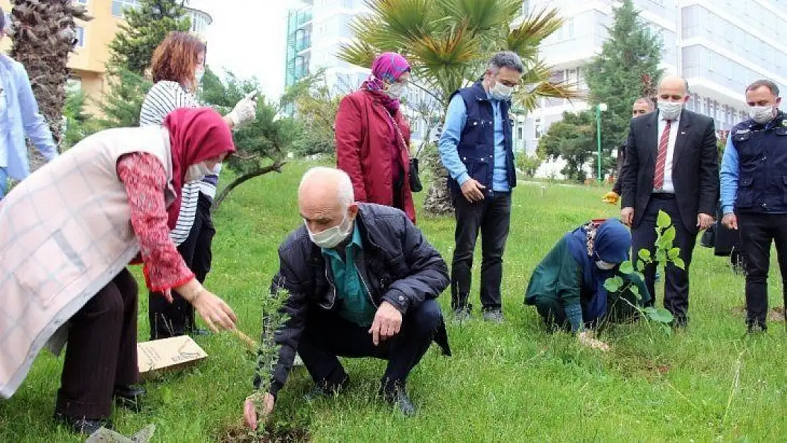 Karantinadaki vatandaşlar fidanlarla uğurlandı