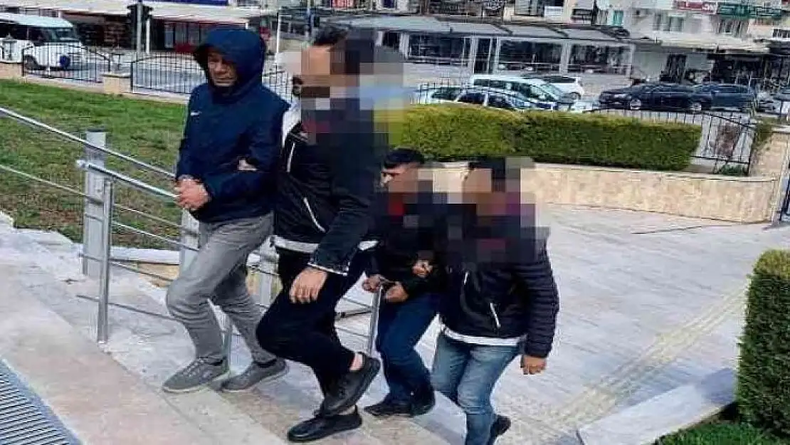 Kargo görevlisi kılığına giren polis, uyuşturucu tacirlerini kıskıvrak yakaladı