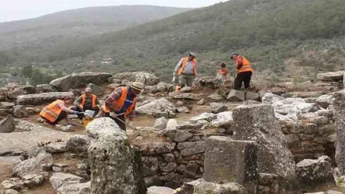 Kaymakam Böke, kazı alanını ziyaret etti