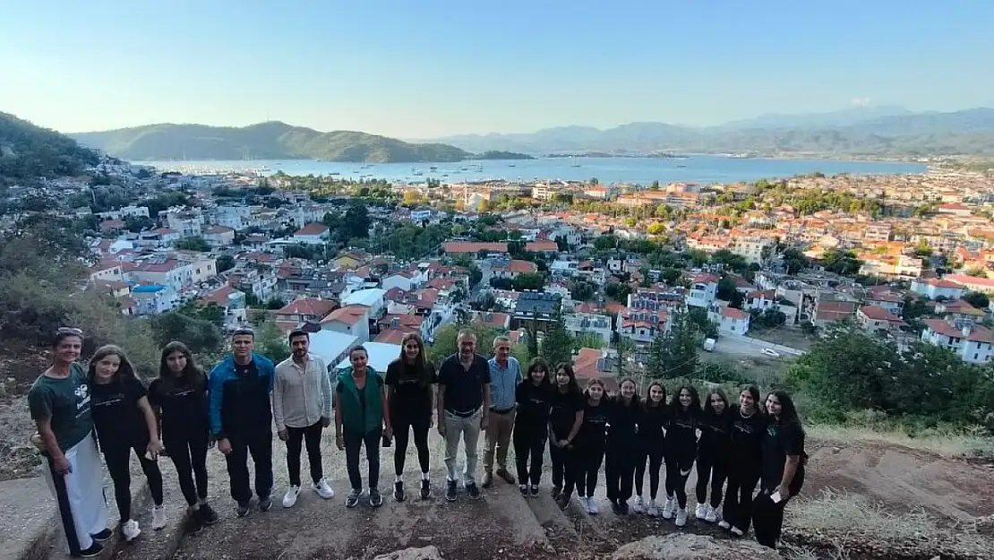 Kaymakam Ertaş, öğrencilerle Amintas'ta