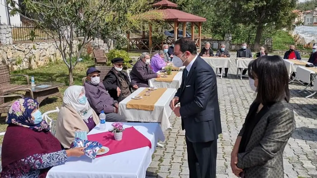 Kaymakam Fırat huzurevi sakinlerini ziyaret etti