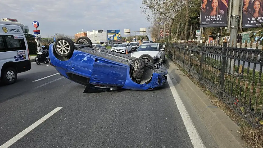 Kaza yapan otomobil takla atıp ters döndü