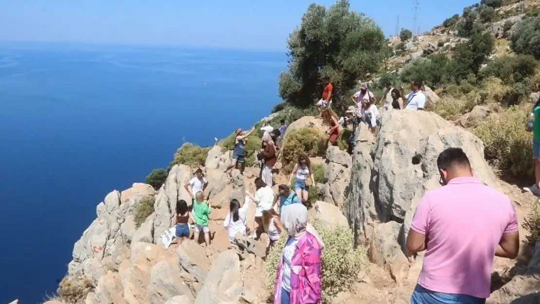 Kelebekler Vadisi'ne jandarmadan uyarı tabelası