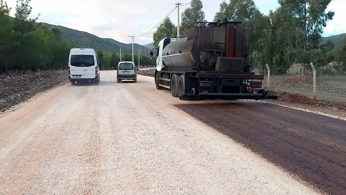 Kırsal mahallelerde yol çalışmaları tamamlandı