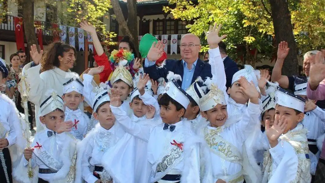 Kırsaldaki çocuklar için sünnet şöleni düzenlendi