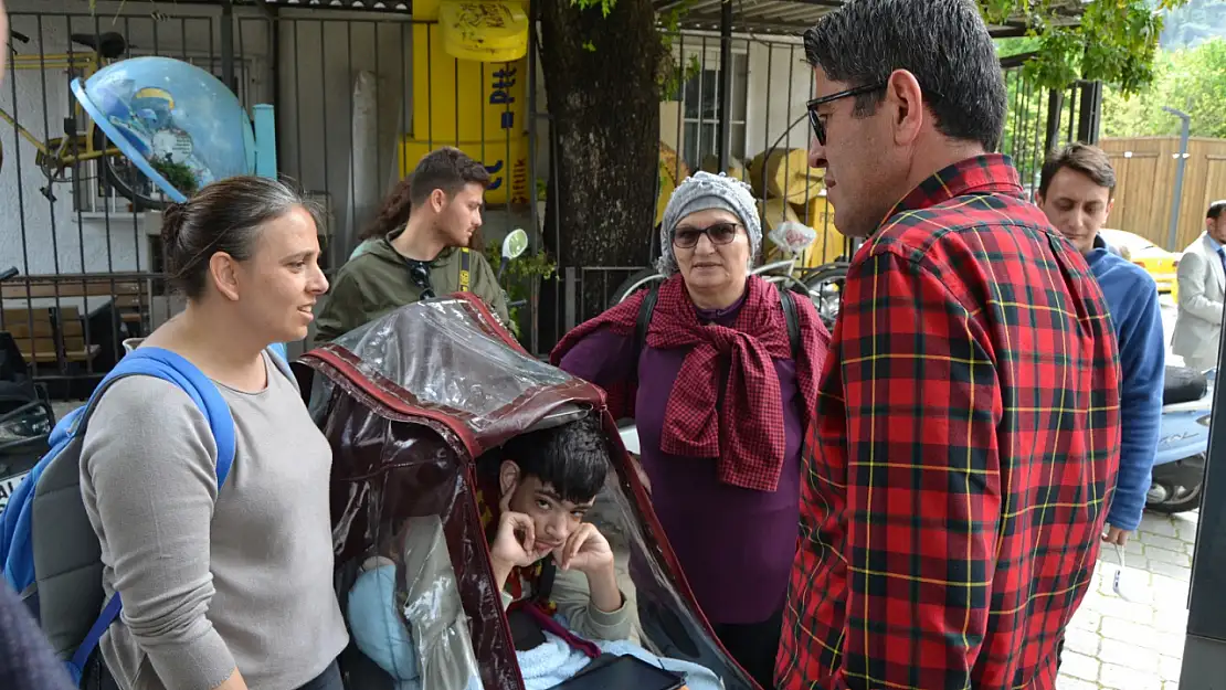 Kökten, Dispanser Caddesi Esnaflarını Ziyaret Etti