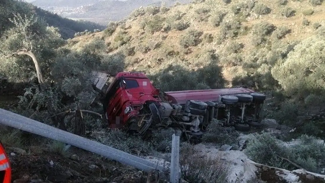 Kontrolden çıkan kamyon uçuruma uçtu: 1 ölü