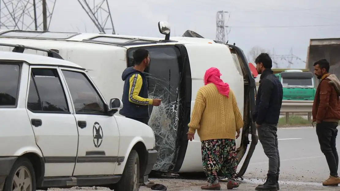 Kontrolden çıkan minibüs devrildi: Aynı aileden 2'si çocuk 4 yaralı