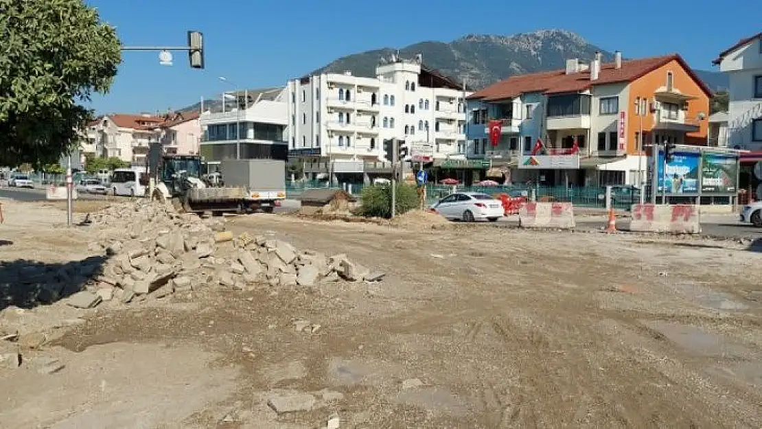 KÖPRÜBAŞI'NDA YOL ÇALIŞMASI