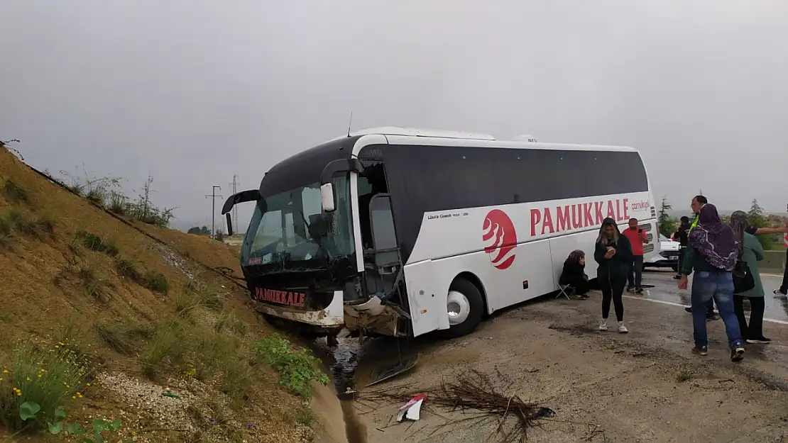 Korkuteli -Fethiye Yolunda Otobüs Kazası: 10 Yaralı