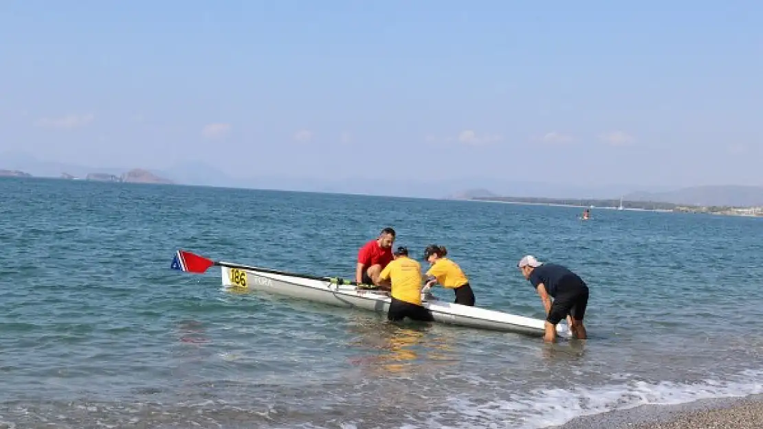 Koşarak Kürek Yarışması'nda büyük çekişme