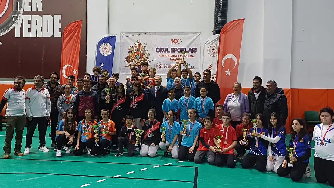 Köyceğiz'de Floor Curling'e Toparlar Ortaokulu Damga Vurdu