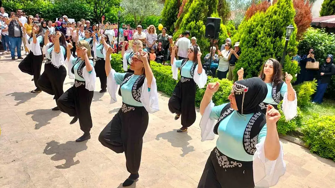 Hayat Boyu Öğrenme Haftası Sergi Açılışı İle Başladı