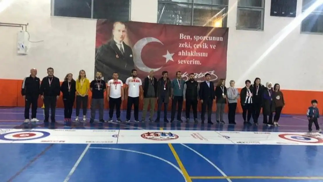 KÖYCEĞİZ'DE ÖĞRETMENLER ARASINDA FLOOR CURLİNG TURNUVASI YAPILDI