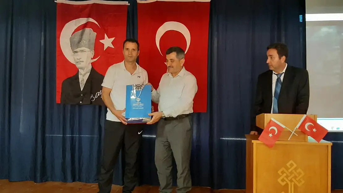 Köyceğiz'de 'Savaş, Göç ve Aile' konulu konferans düzenlendi