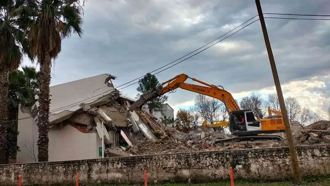 Köyceğiz Hükümet Konağı yıkılıyor