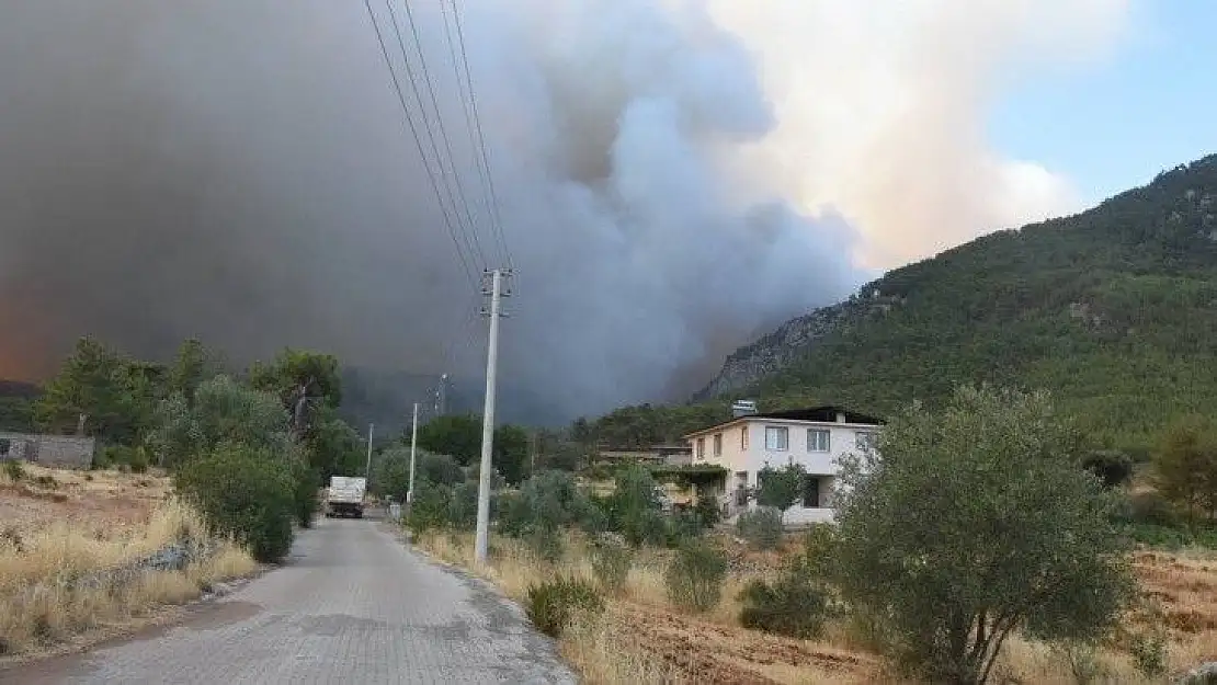 Köyceğiz yanmaya devam ediyor