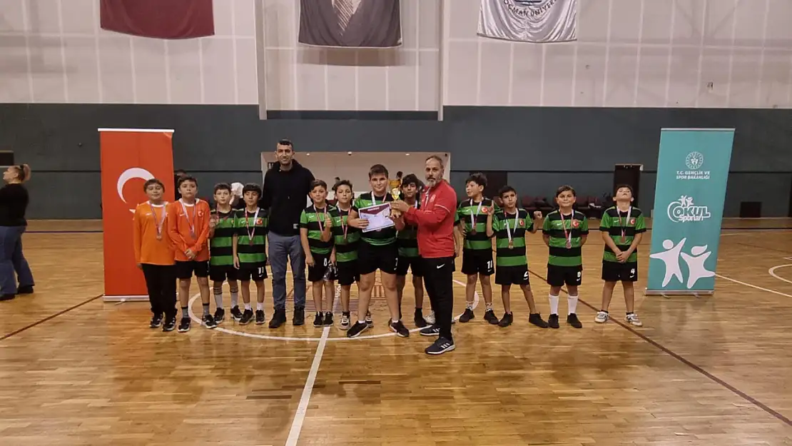 Köyceğizli Minik  Erkek Sporcular Hentbol İl Birincisi Oldu