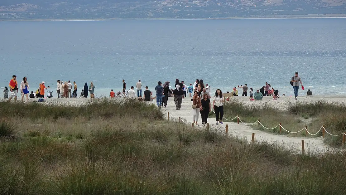 Kurban Bayramı'nda Salda Gölü 70 Bin Kişiyi Ağırladı