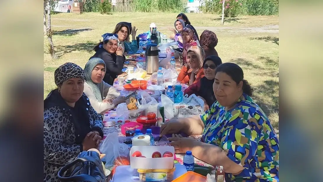 Kursiyerler Ortaca'da piknikte buluştu