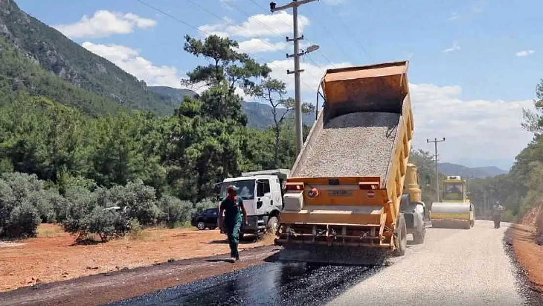 Kuyucak-Akyaka bağlantı yolunda asfaltlama çalışması