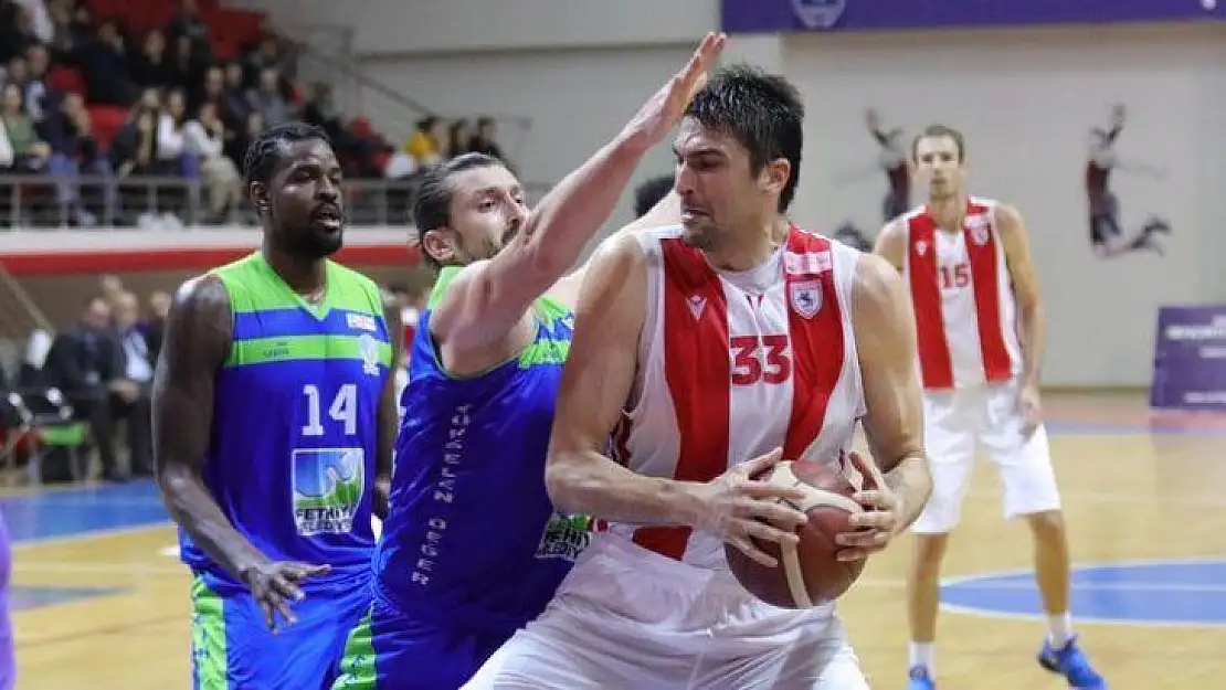 Lokman Hekim Fethiye Belediyespor, zirveyi bırakmıyor 60-69