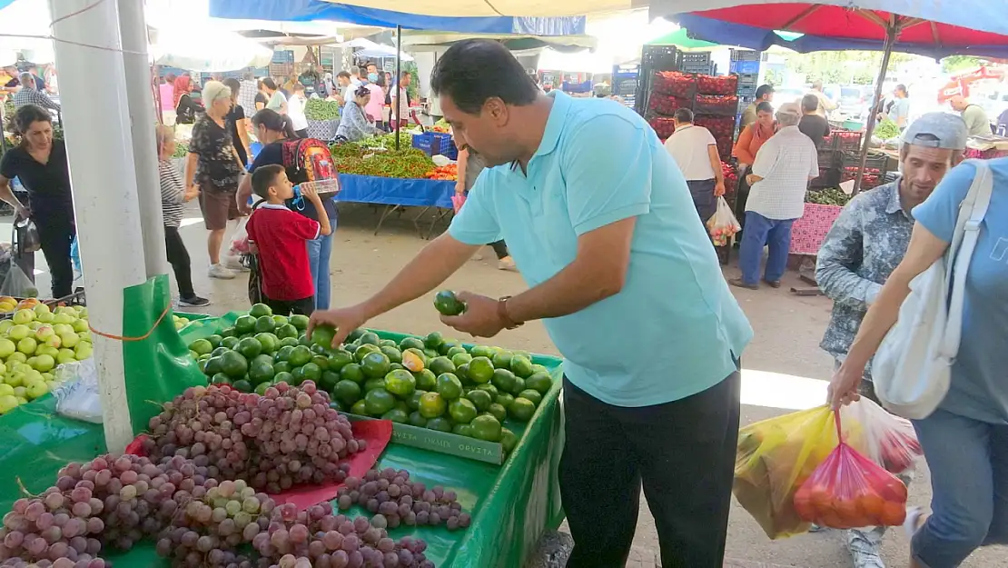 Mandalina semt pazarındaki tezgahlarda yerini aldı