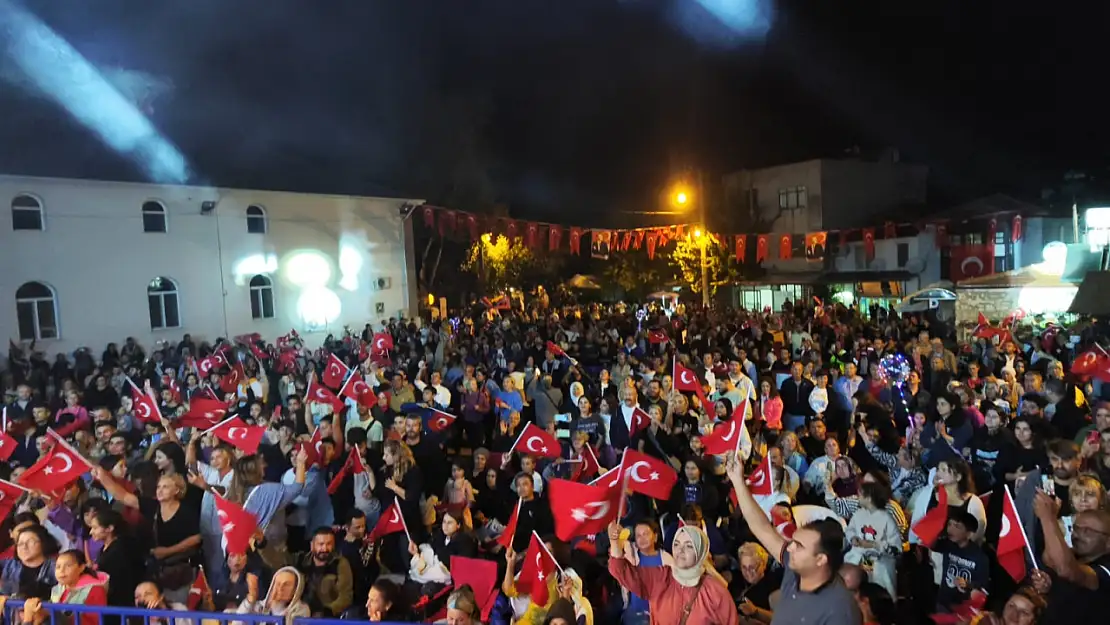 Manuş Baba konseri beğeni topladı