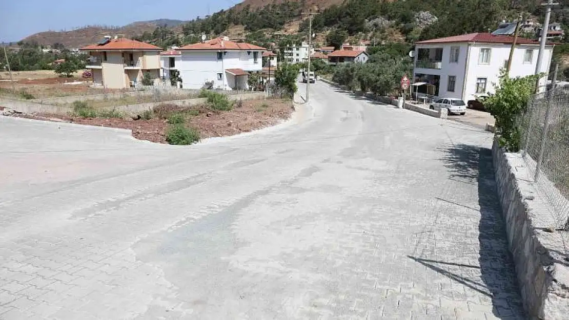 Marmaris Belediyesi merkeze uzak mahallerde yol çalışmalarını sürdürüyor